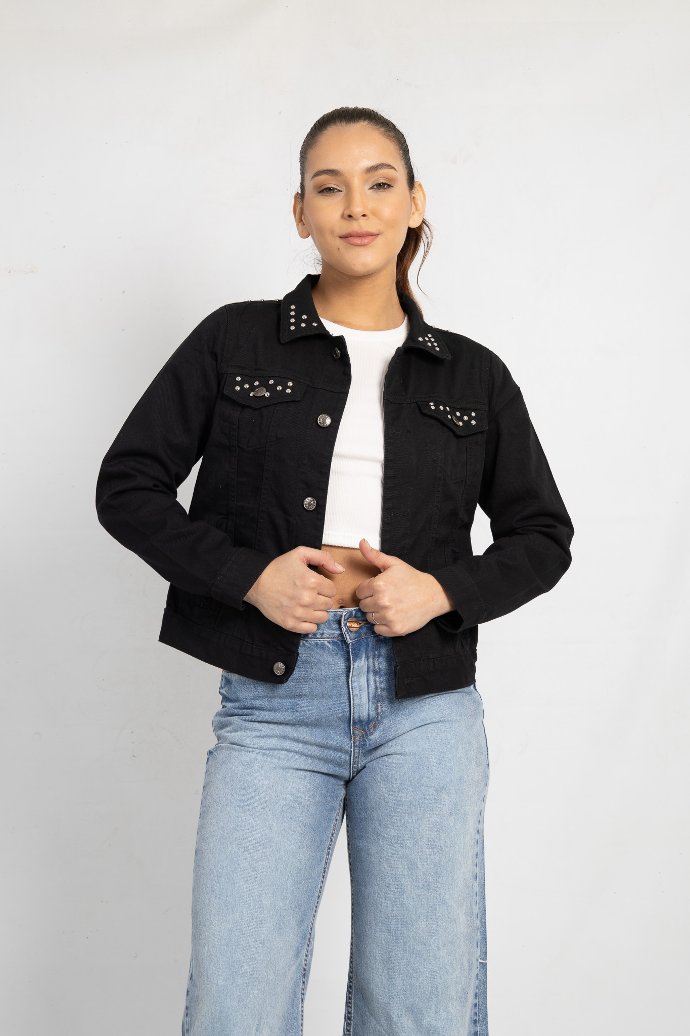 Art. 457 | Campera Negra Rigida Con Tacha