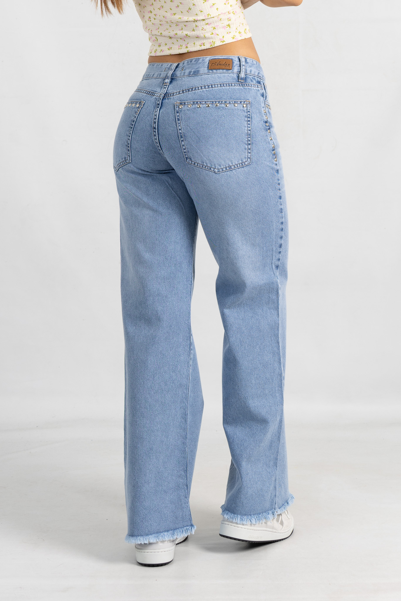 Art. 843 | Wide Leg Nevado Desflecado Claro C/Tacha