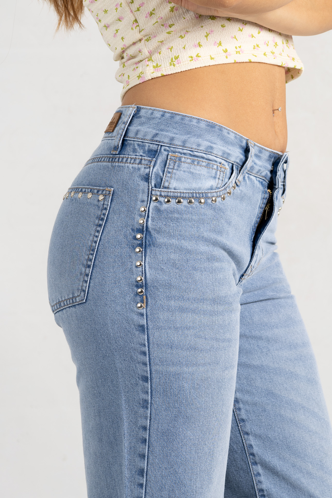 Art. 843 | Wide Leg Nevado Desflecado Claro C/Tacha