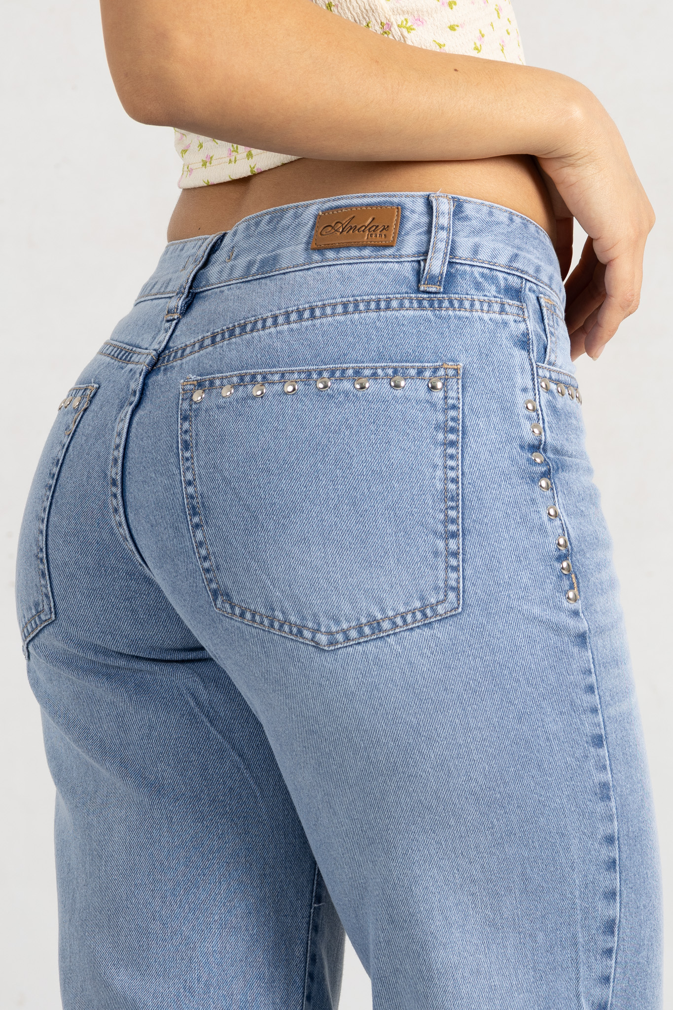 Art. 843 | Wide Leg Nevado Desflecado Claro C/Tacha