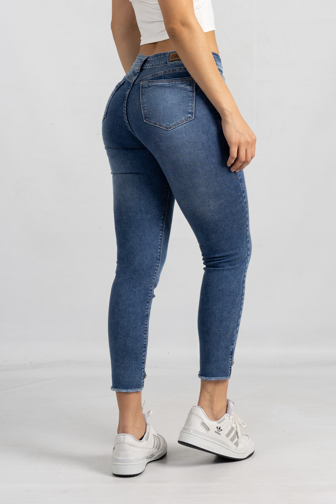 andar y versus jeans 21 de oct-021 Art. 868 | G. Nevado Desflecado H/B C/Tacha