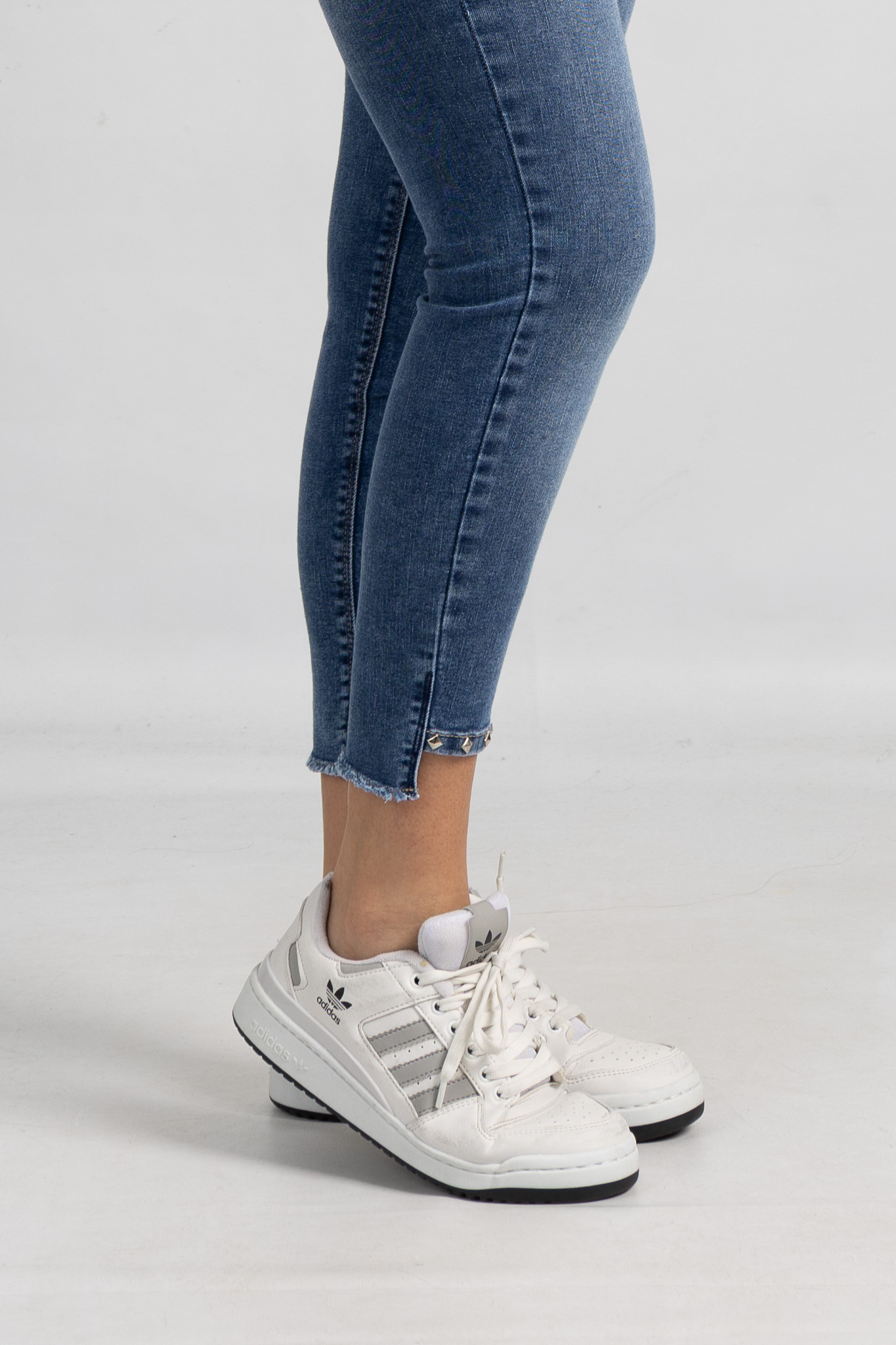 andar y versus jeans 21 de oct-022 Art. 868 | G. Nevado Desflecado H/B C/Tacha