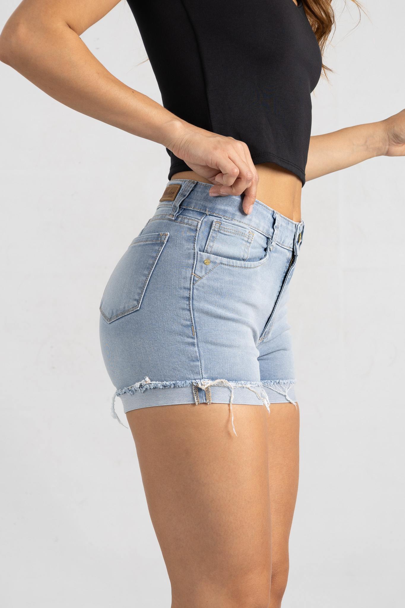 andar y versus jeans 21 de oct-127 Sh-156 | Short Nevado Doblado Desflecado Elastizado