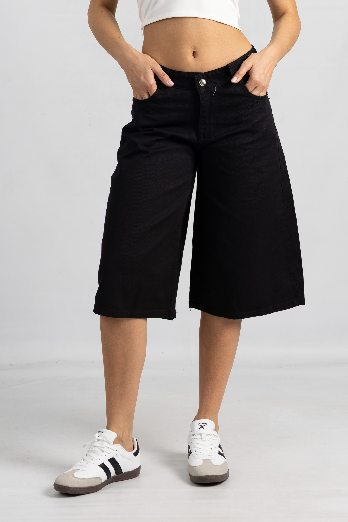 andar y versus jeans 21 de oct-148 Art. Sh-152 | Bermuda Baggy Negro