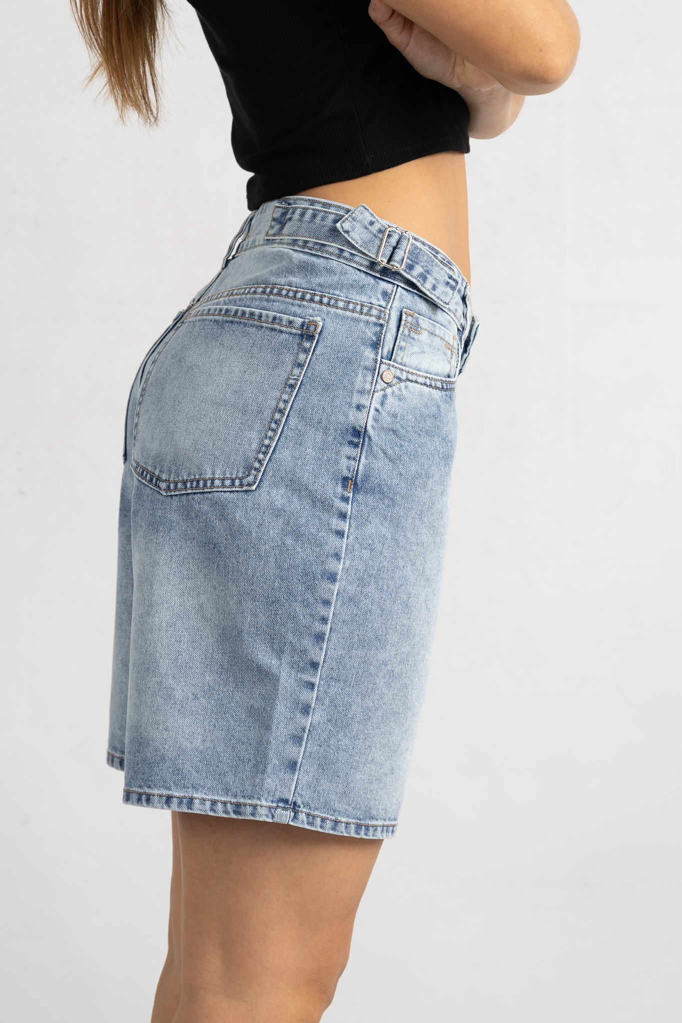 Art. Sh-136 | Bermuda Con Hebilla Nevado