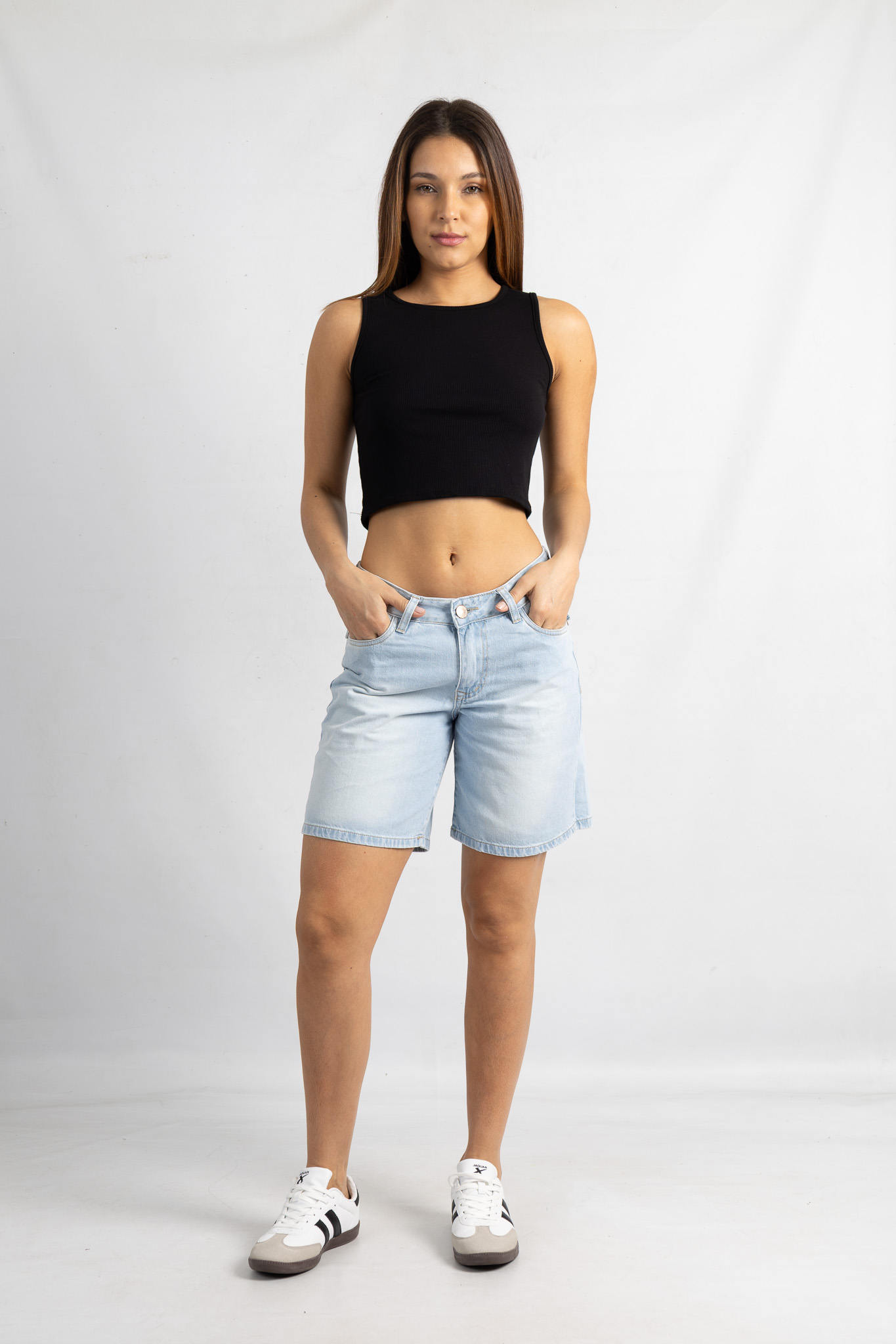 andar versus noviembre-515-2 Art. Sh-114 | Bermuda con Tapa Trasera Celeste