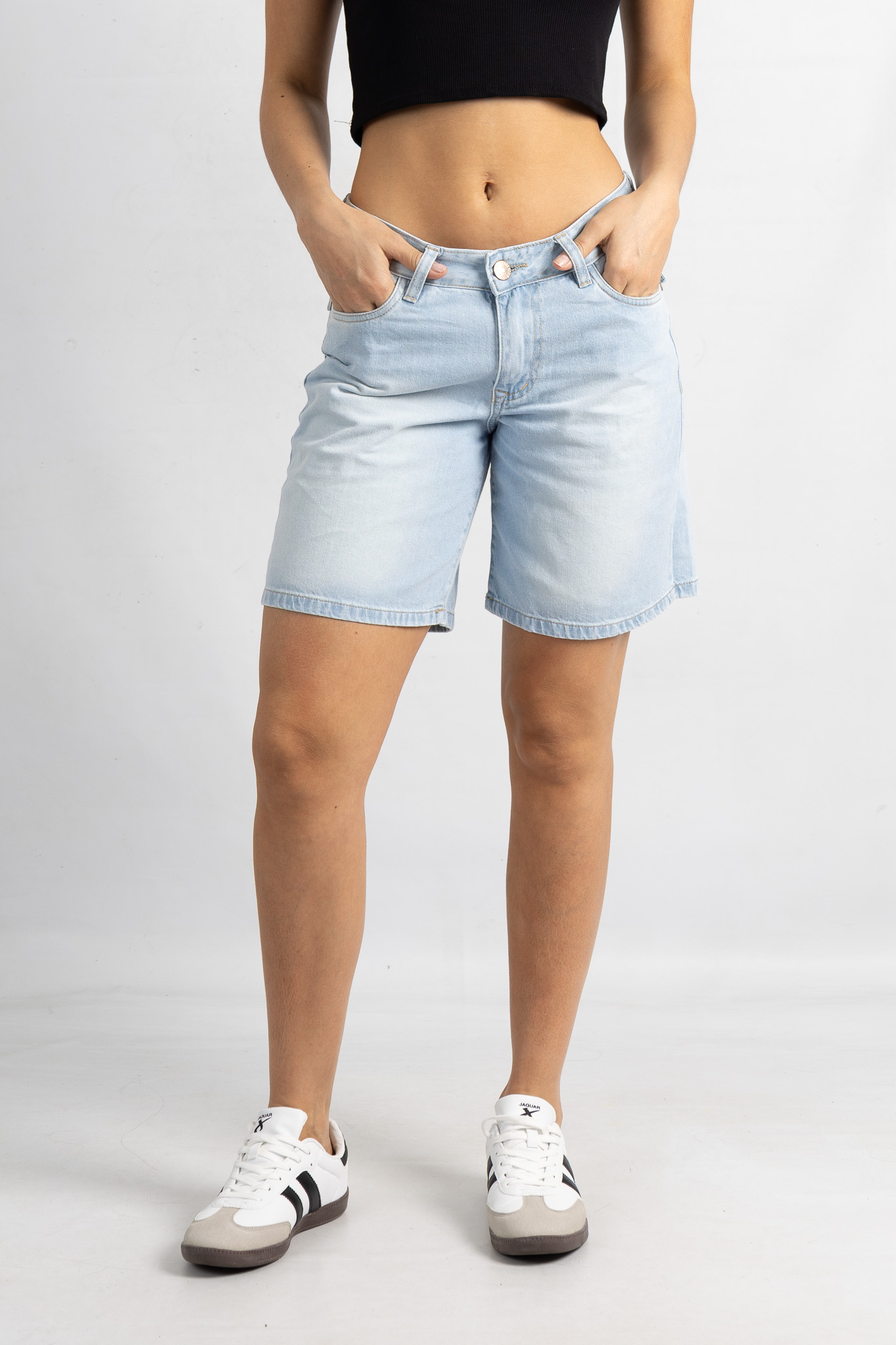 Art. Sh-114 | Bermuda con Tapa Trasera Celeste