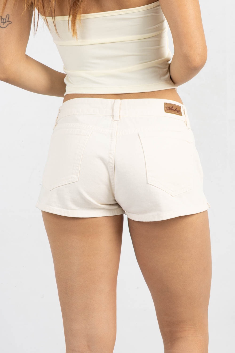 Sh-158 | Short Latte Beige Extra Bajo