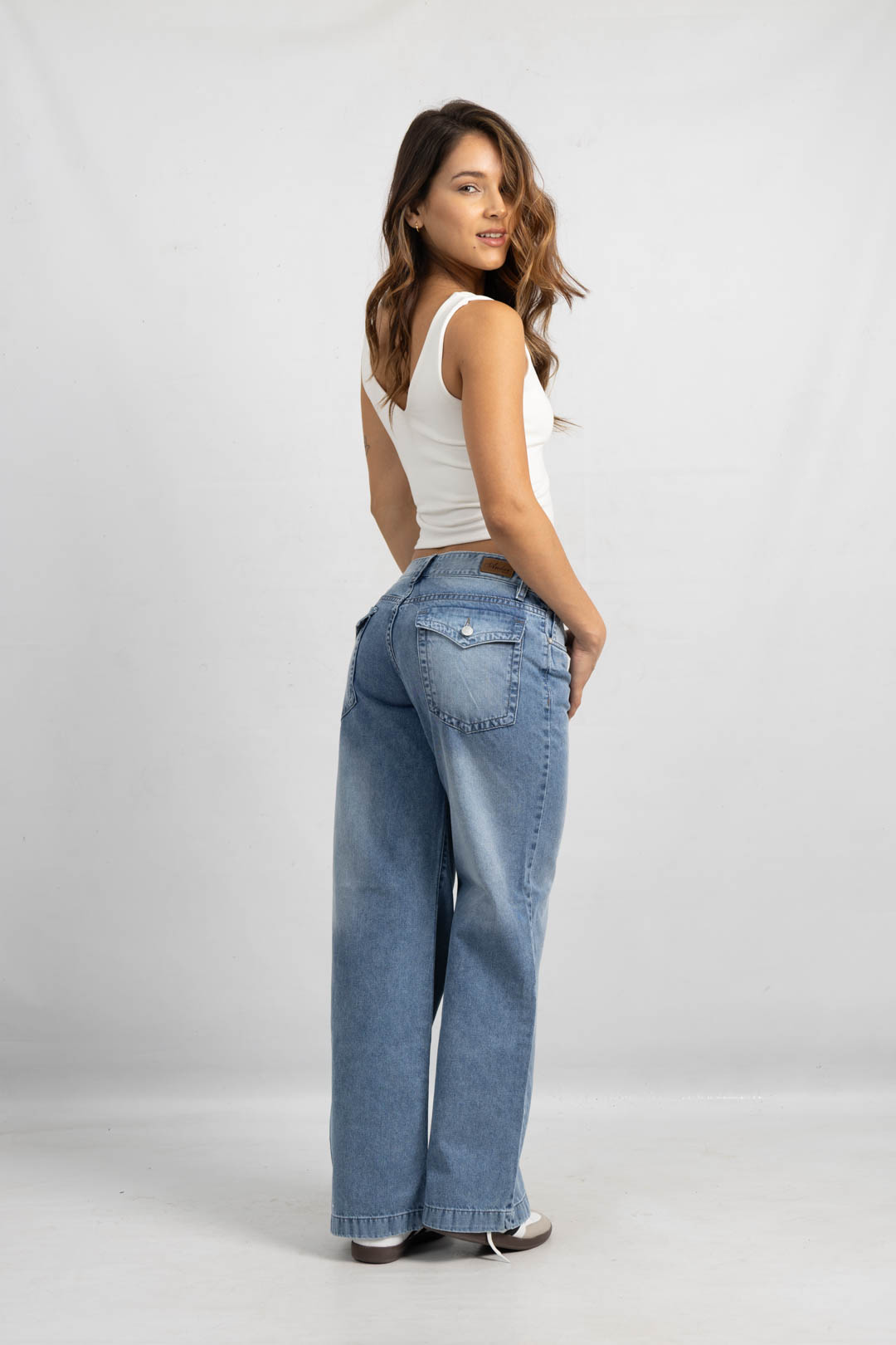 ART-893 WIDE LEG MATIZADO TAPA ATRAS