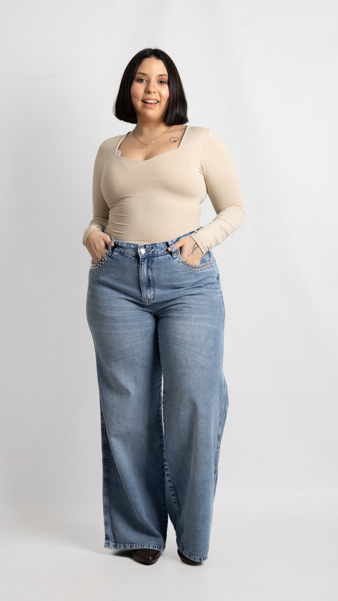 Art. 1013 | Wide Leg Talle Especial Nevado C/Tachas