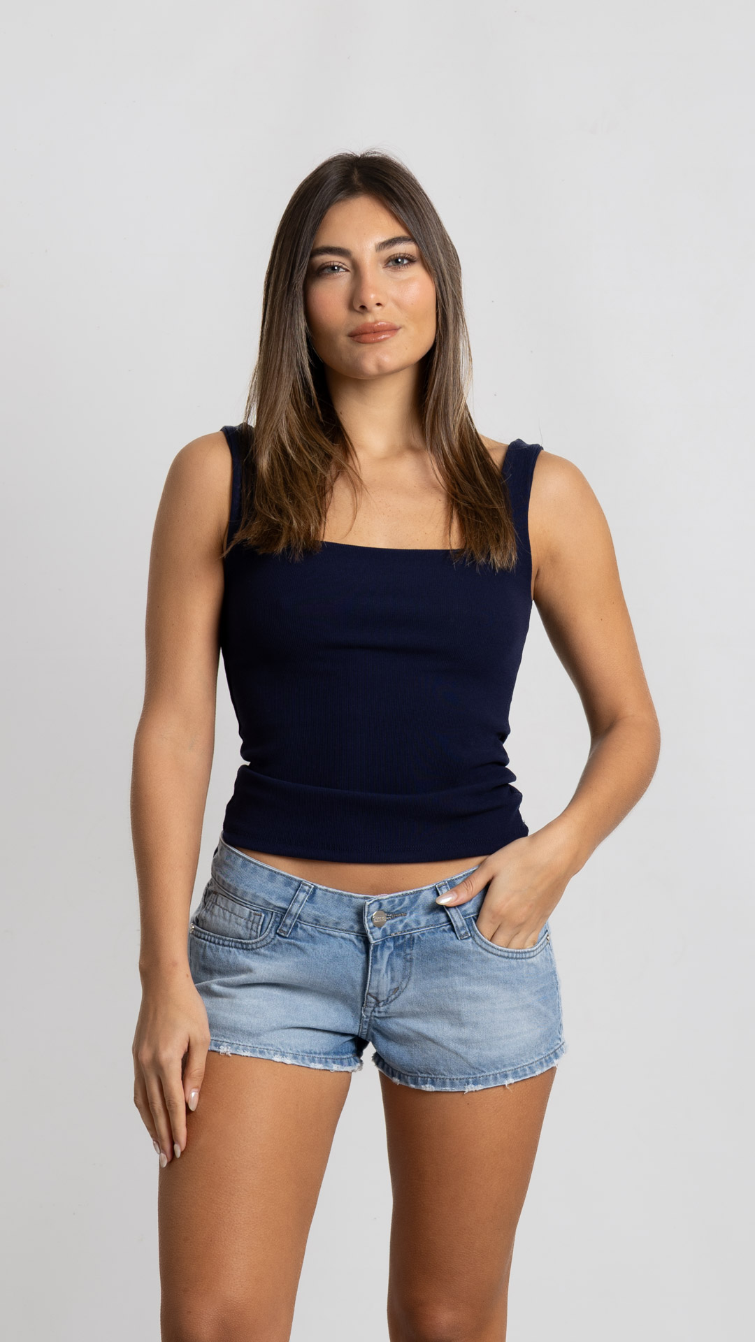 Sh-197 | Short Extra Bajo Pulido C/Tacha H/Gris