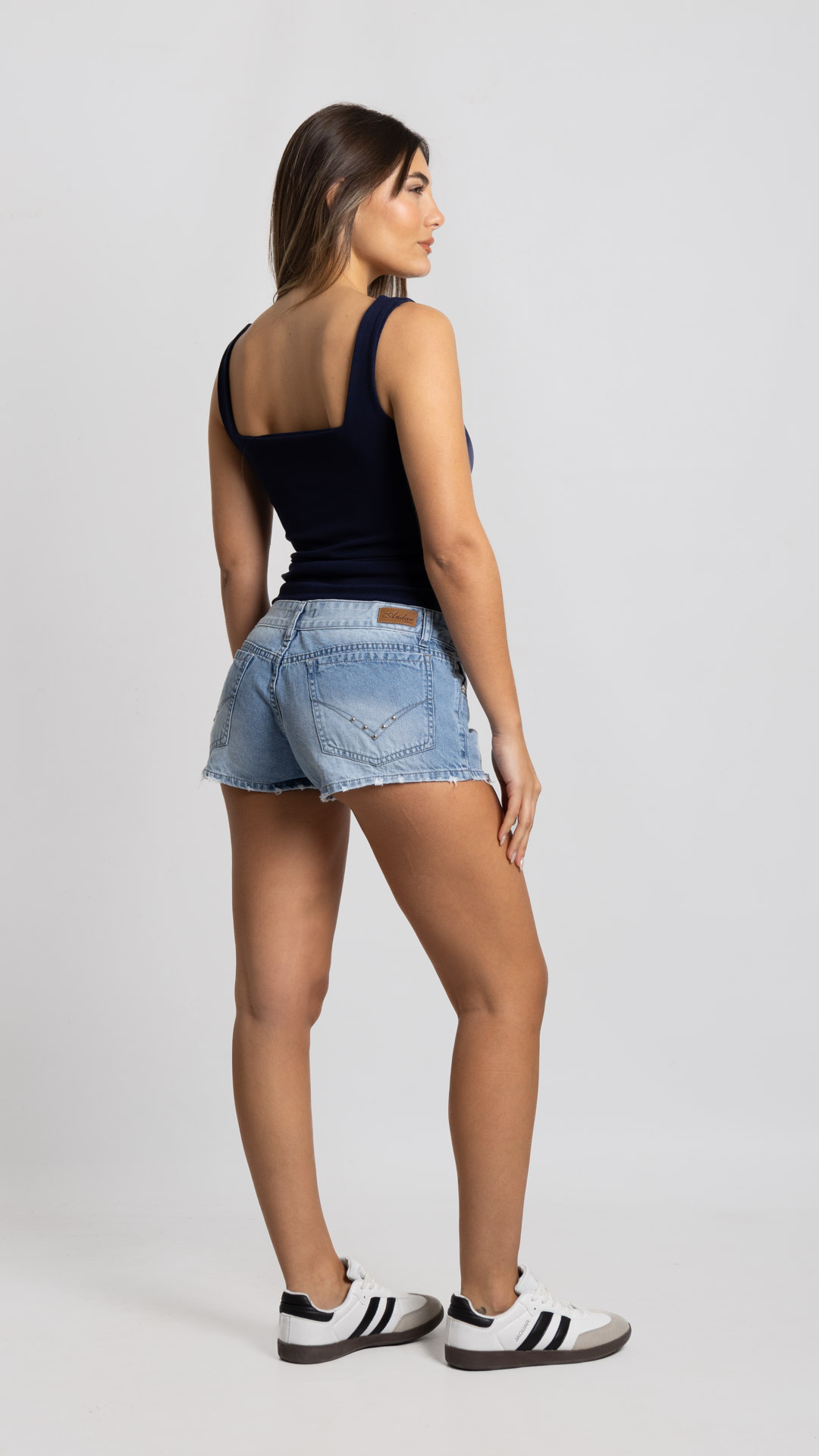 Sh-197 | Short Extra Bajo Pulido C/Tacha H/Gris