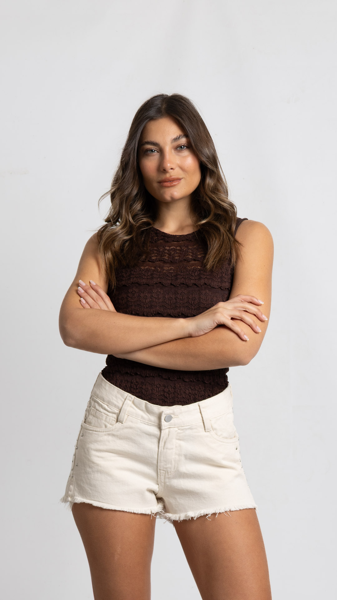 Sh-200 | Short Natural Desflecado C/Tachas