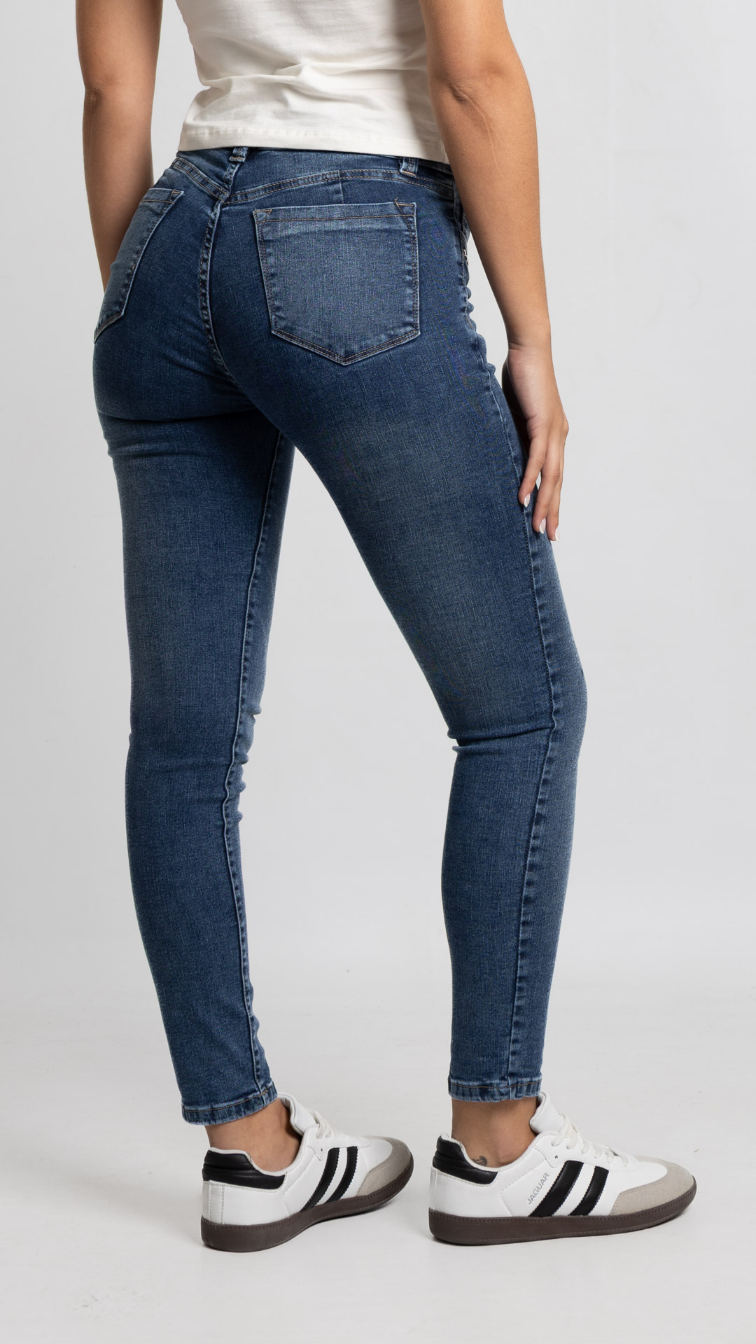 Art. 1049 | Chupin Nevado Dark Clasico H/B